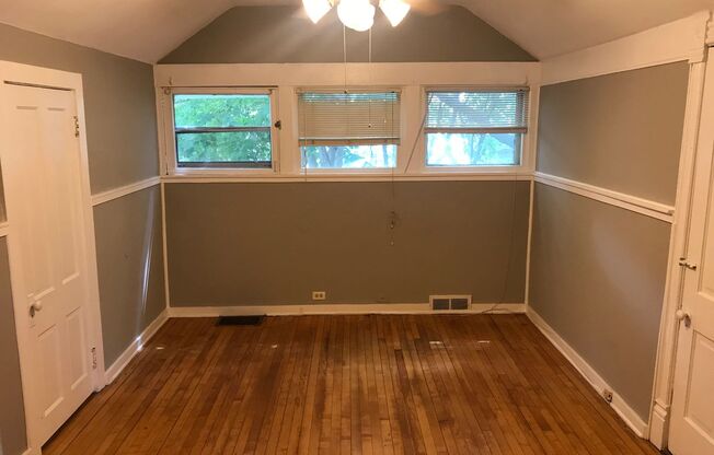 1 bed, 1 bath, $1,100, Unit Unit #2