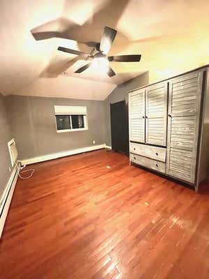 2 beds, 3 baths, 1,800 sqft, $3,900