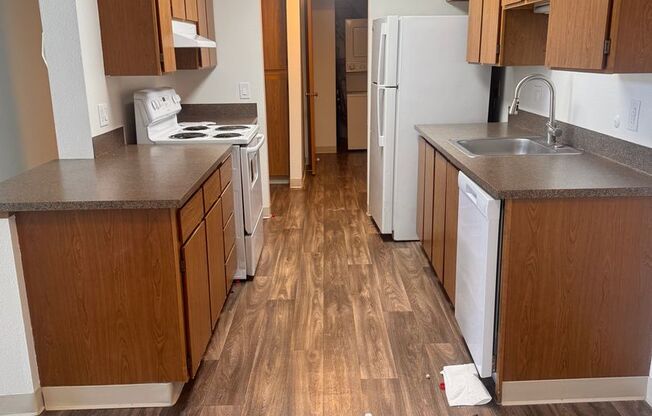 2 beds, 1 bath, 960 sqft, $2,300, Unit 402