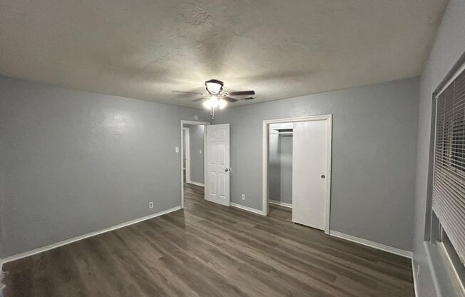 $300 OFF FIRST MONTHS RENT MOVE-IN SPECIAL!!