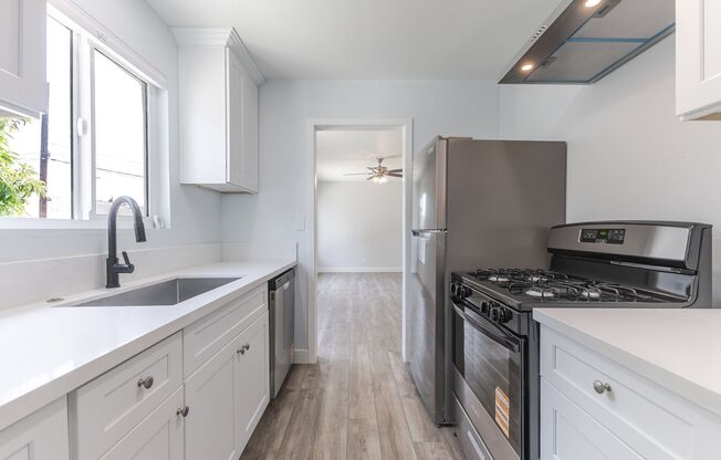 Fully Renovated 2BR/1BA Unit in Altadena – $2,750/mo | Gated Community