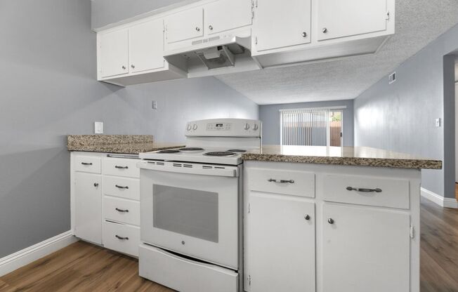 2 beds, 1 bath, 792 sqft, $1,350, Unit 711C5
