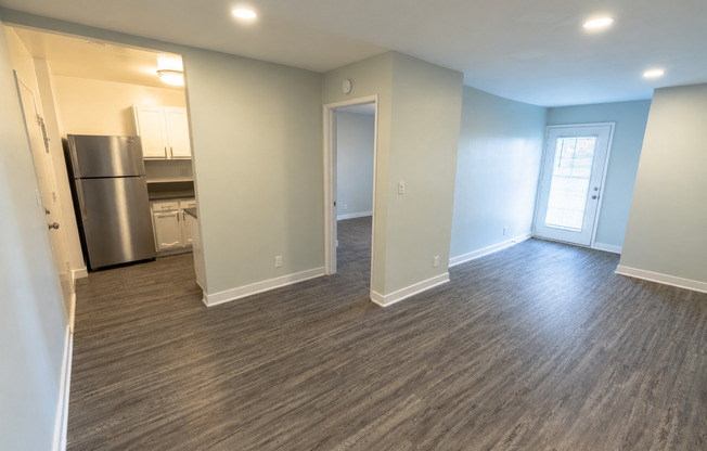 2 beds, 1 bath, 915 sqft, $2,098, Unit 303
