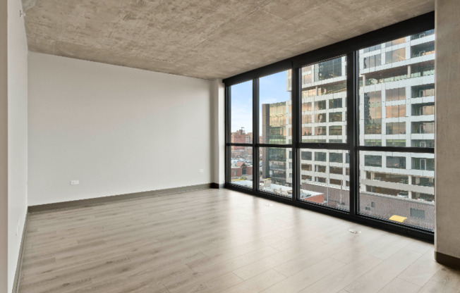 1348 W RANDOLPH ST