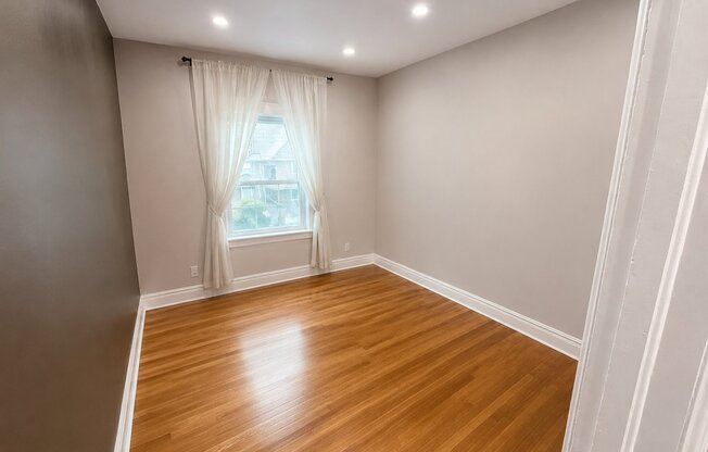8755 114 ST