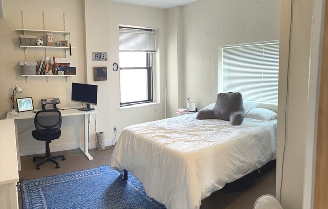 4 beds, 2 baths, 1,730 sqft, $7,400, Unit 701/702