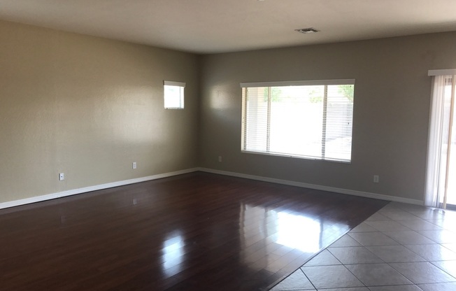 5 beds, 2.5 baths, $2,600, Unit 21196355-002