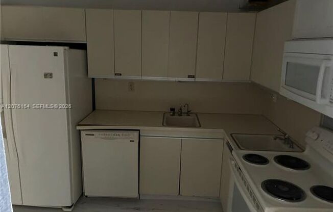 4301 Collins Ave cu-402, Miami Beach, FL 33140