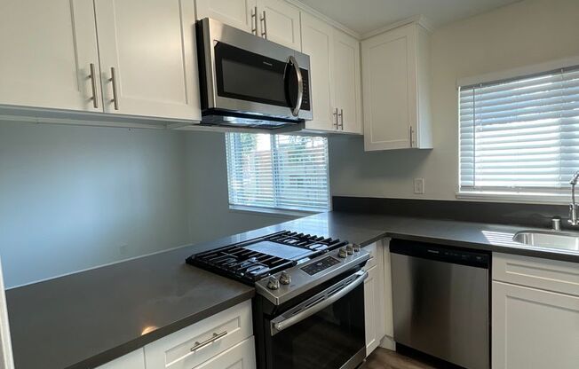 6330 Newlin