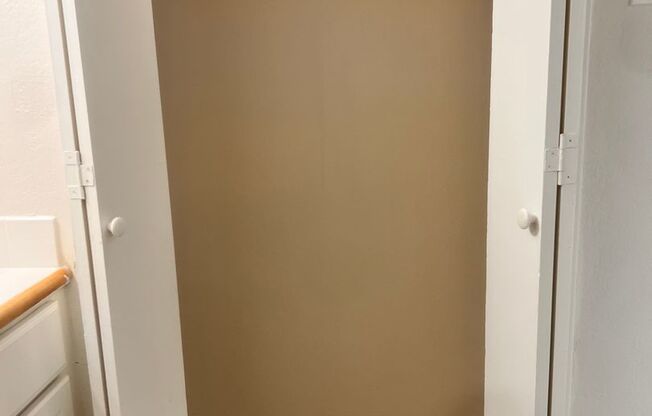 Studio, 1 bath, 400 sqft, $899, Unit ABB-2-213