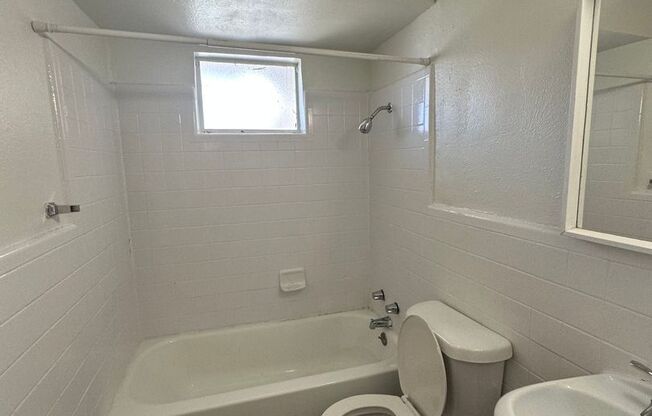 1 bed, 1 bath, 622 sqft, $1,085, Unit 202