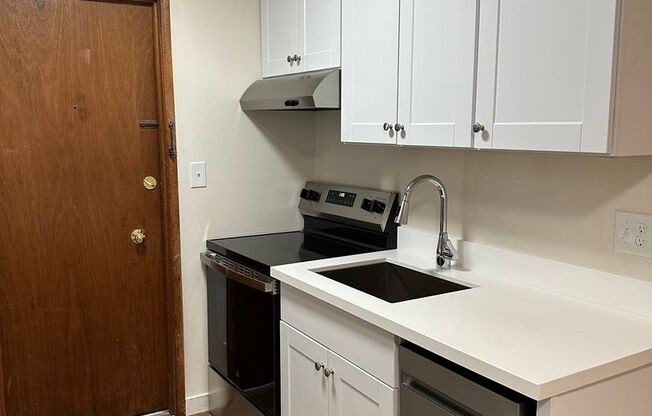 1 bed, 1 bath, 650 sqft, $1,685, Unit 102