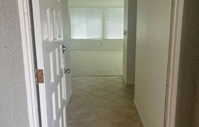 FANTASTIC CONDO IN THE HEART OF BELMONT SHORES/BLUFF PARK!