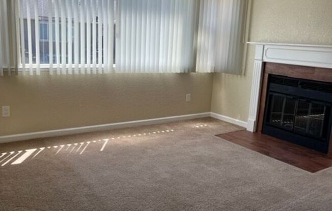 2 beds, 1 bath, 825 sqft, $1,830, Unit 220