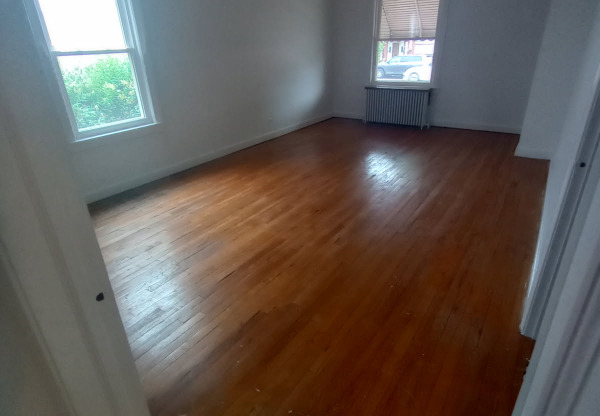 5260 W FOSTER
