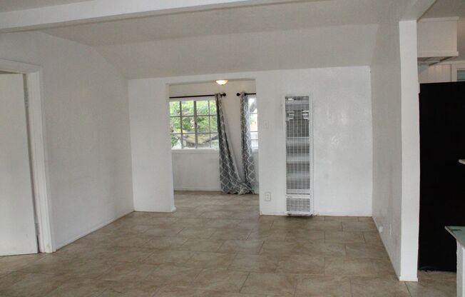 1 Bedroom, 1 Bathroom House in Antioch with Washer/Dryer and Small Bonus Room!