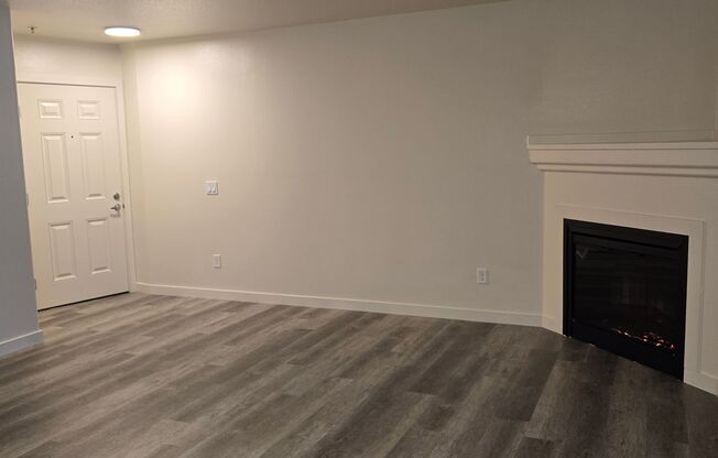 2 beds, 2 baths, 981 sqft, $1,795, Unit 118
