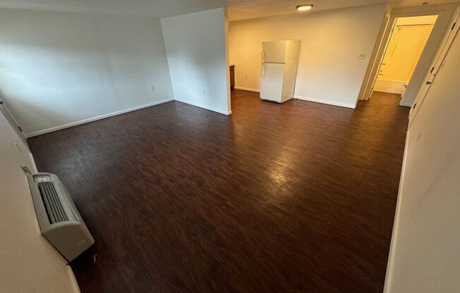 1 bed, 1 bath, 650 sqft, $800