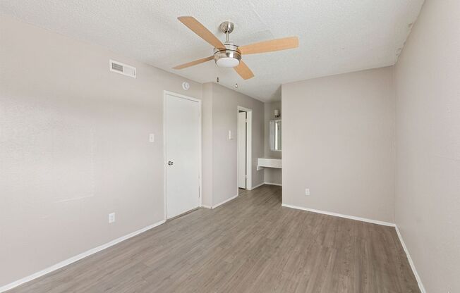 2 beds, 2 baths, 982 sqft, $1,099, Unit 218