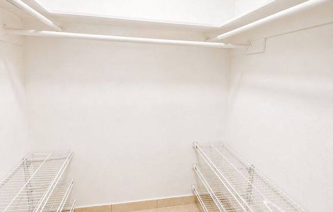 1 bed, 1 bath, 750 sqft, $1,700, Unit A28