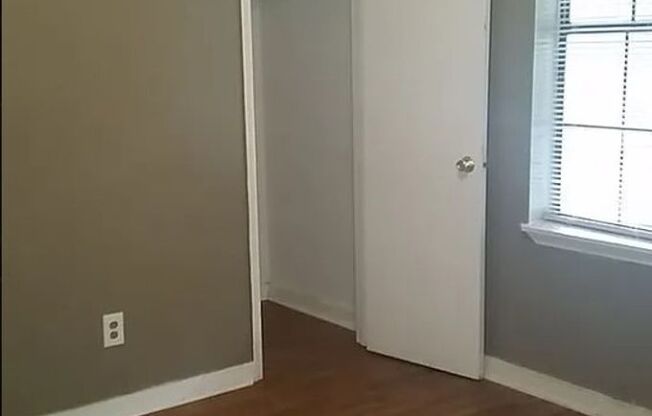 2x1.5 Townhouse Available!