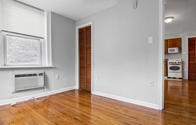 1 bed, 1 bath, 550 sqft, $1,090, Unit 3412 - B11