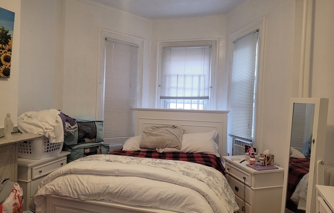 109 Dartmouth St Apt 19C