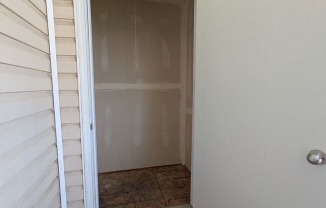 3 beds, 2 baths, 1,180 sqft, $1,529, Unit B303