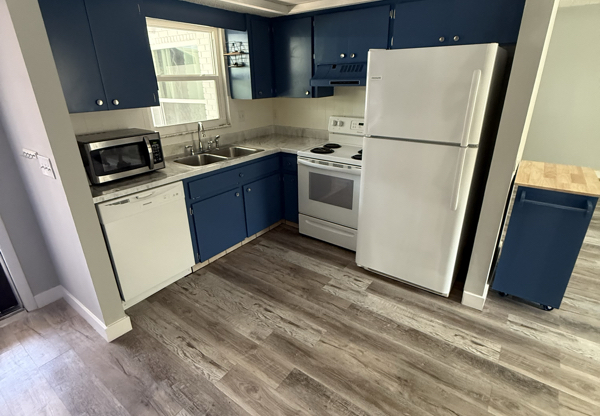 1811 E DR