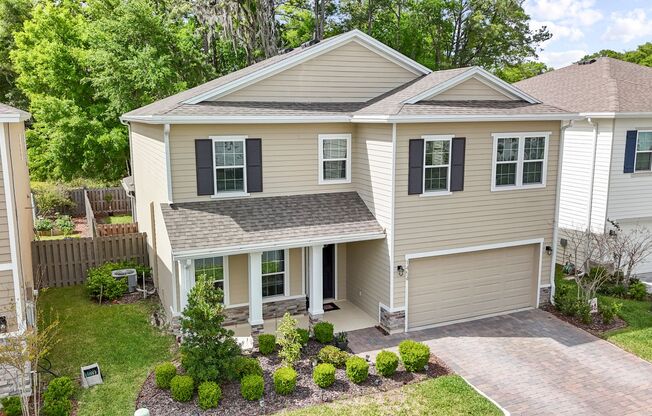 Lovely home in NW Arbor Greens Neighborhood