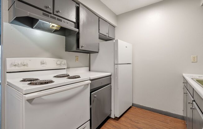 2 beds, 1 bath, 871 sqft, $895, Unit 10