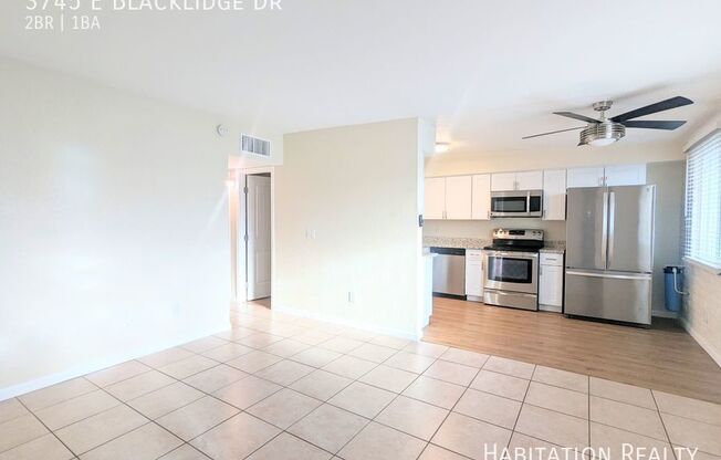 3745 E BLACKLIDGE DR