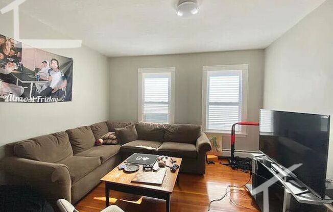 NO FEE on this Affordable Mission Hill Gem!  Sunny & Spacious, Great for NEU students!  Parking Avail