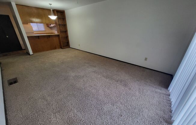 1 bed, 1 bath, $1,095, Unit LON1888-102