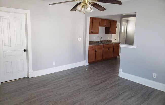 Upper Three Bedroom on NW Side of Grand Rapids!