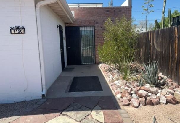 Close to University of Arizona
