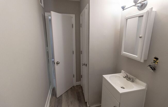 1 bed, 1 bath, $985