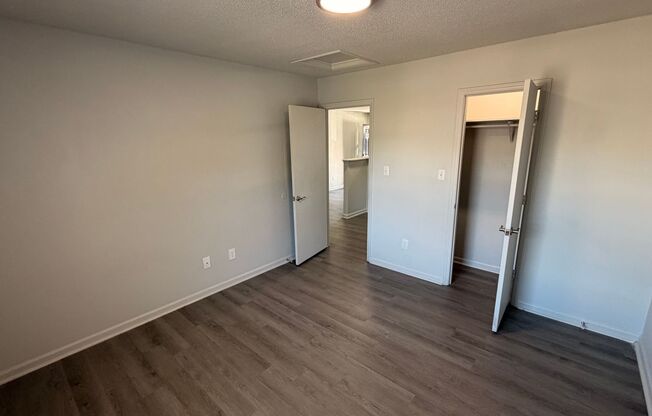 2 beds, 1 bath, 855 sqft, $1,049, Unit 3370-11