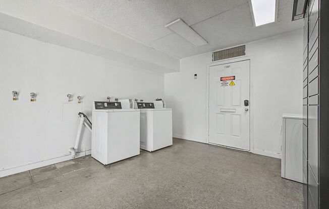 2 beds, 2 baths, 992 sqft, $1,595, Unit 24