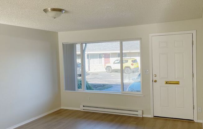 2 beds, 1 bath, 845 sqft, $1,595, Unit 26