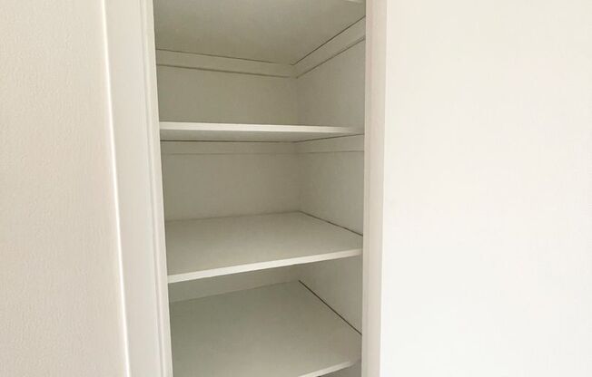 Studio, 1 bath, 370 sqft, $1,450, Unit 204