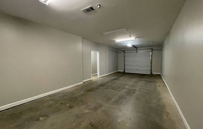 2 beds, 2 baths, 1,160 sqft, $1,899, Unit 40-202