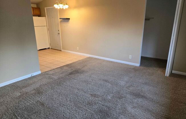 1 bed, 1 bath, $830, Unit Unit 3