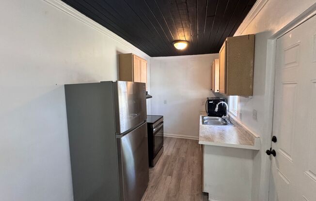 1224 13th Ave - 2 bedrooms - 1 1/2 baths