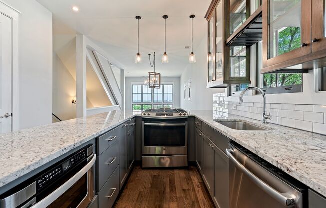1710 Richard Arrington Blvd S ( City View)