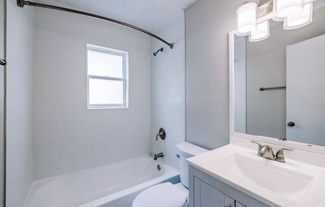 2 beds, 1 bath, 850 sqft, $1,250, Unit 00-E8