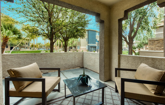Outdoor Lounge at Stonebridge Ranch Apartments, Chandler, AZ