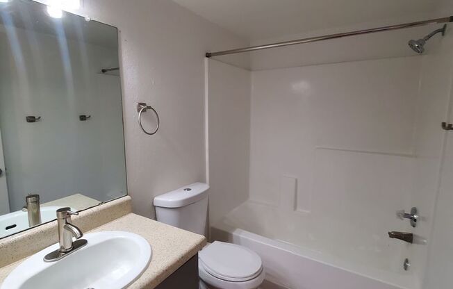 1 bed, 1 bath, 580 sqft, $1,150, Unit 226