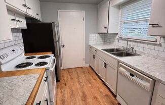 3 beds, 1 bath, $2,200