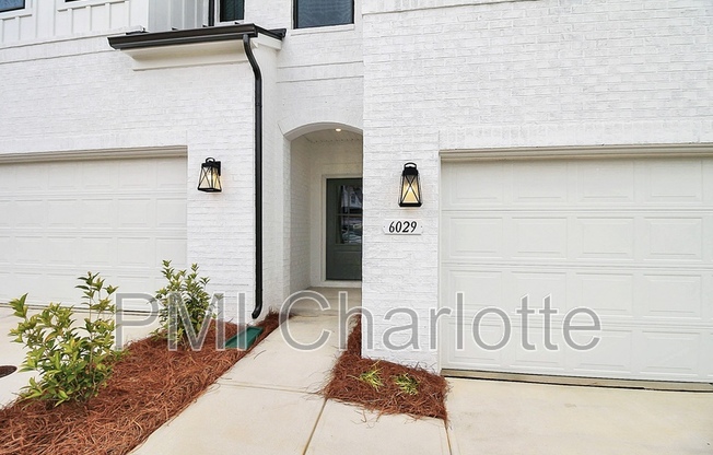 6029 MARIEMONT CIR